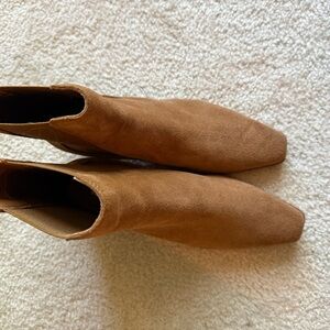 NWOT Steve Madden Chestnut Suede Ankle Boots